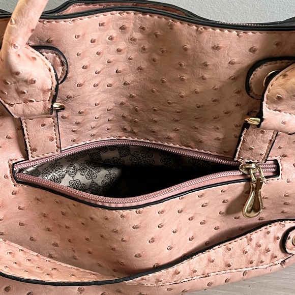 Pink Faux Ostrich Leather Bag With Gold Lock and Key - Picture 5 of 12